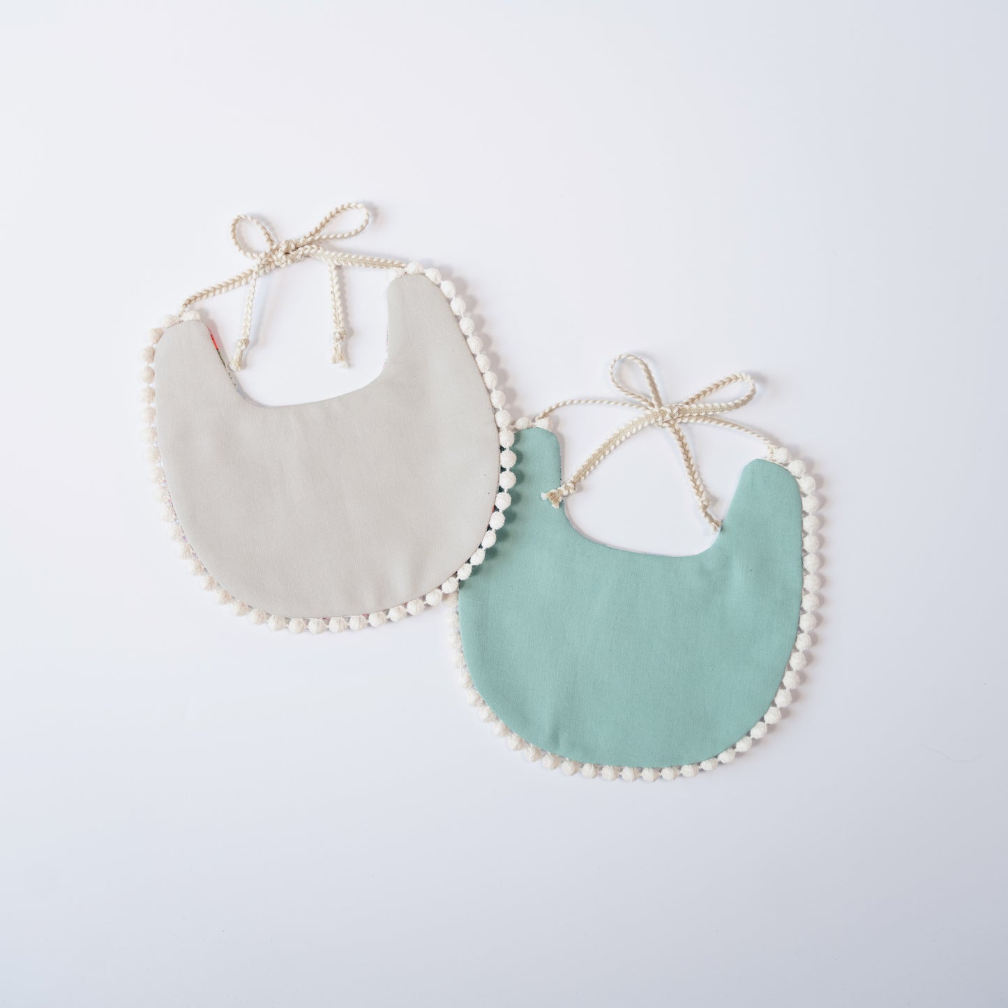 Poppy Reversible Floral Bib Set